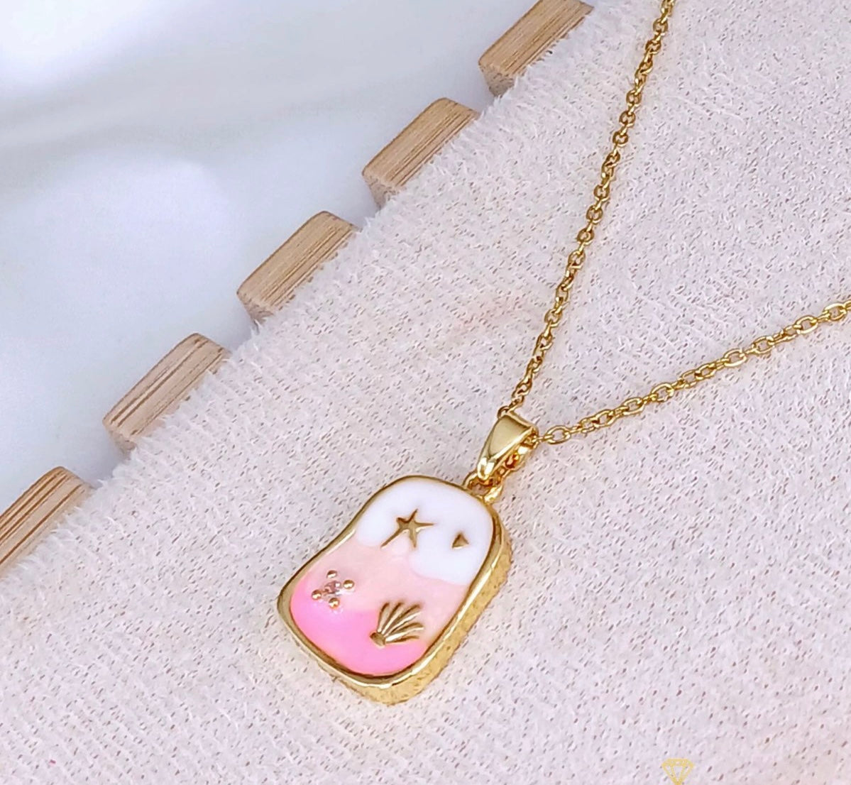 Vista Necklace