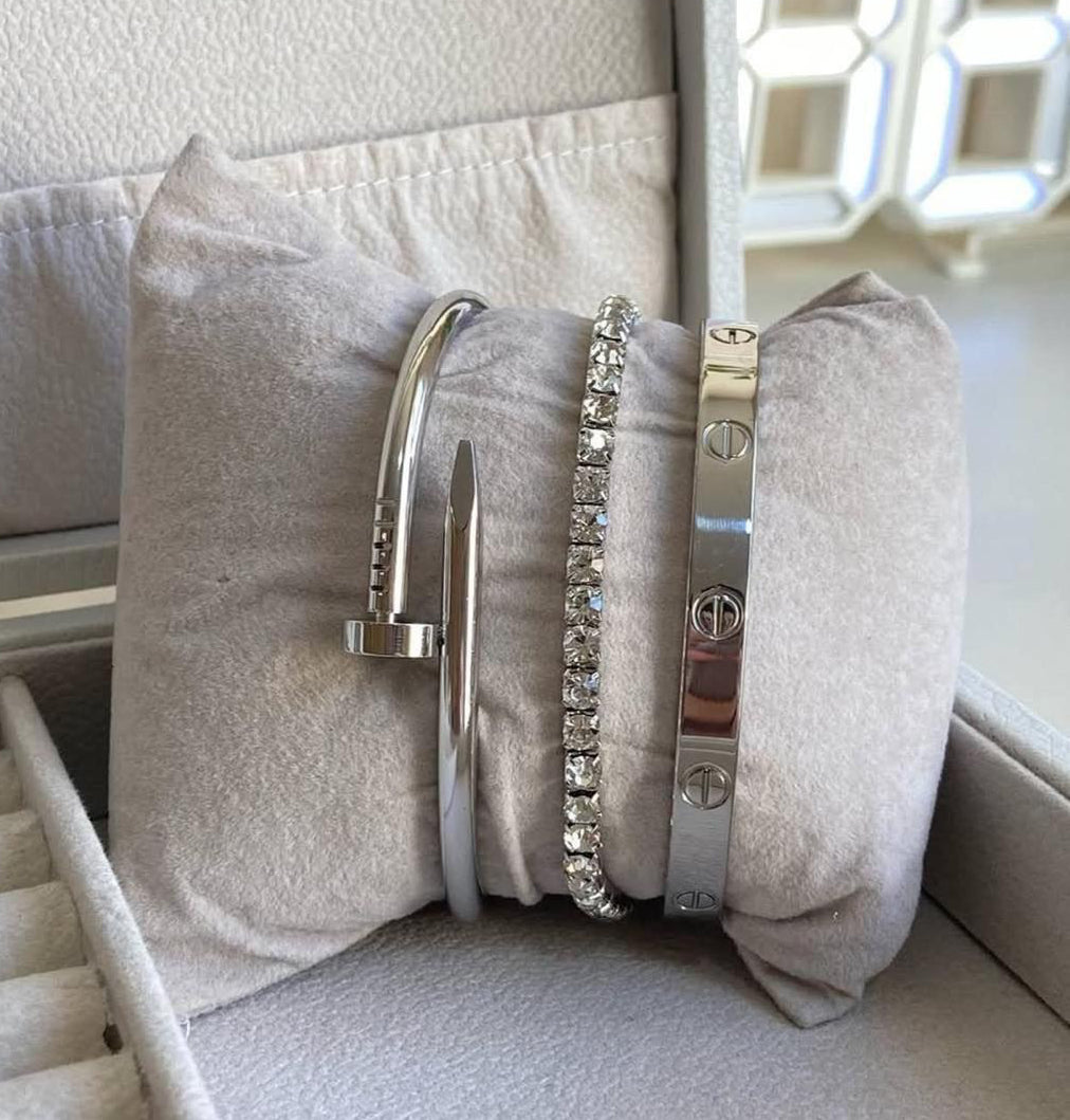 Deronda set 8 Layering