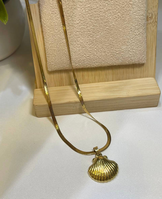 Shella Necklace