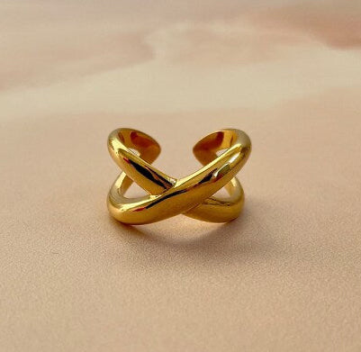 Criss Cross Ring