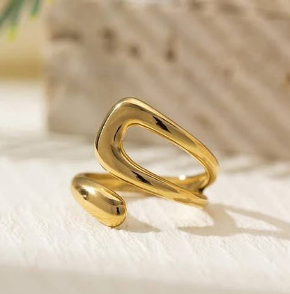 Cloud Curve Ring